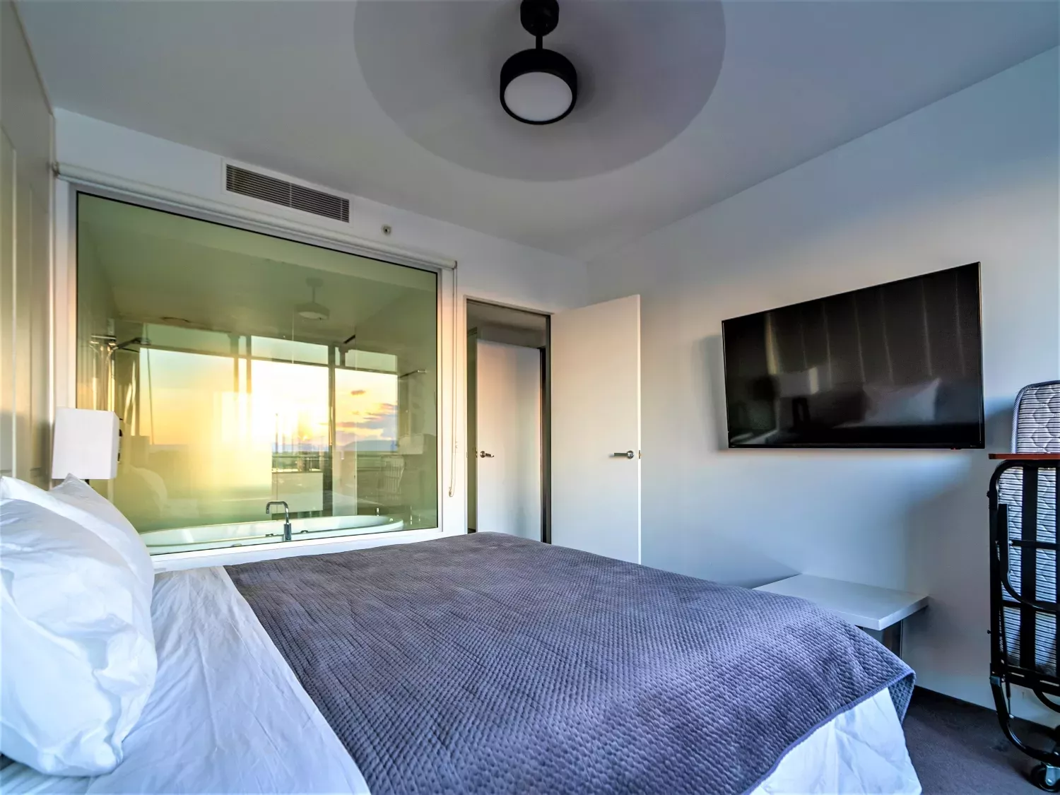 Circle On Cavill One Bedroom Apartment