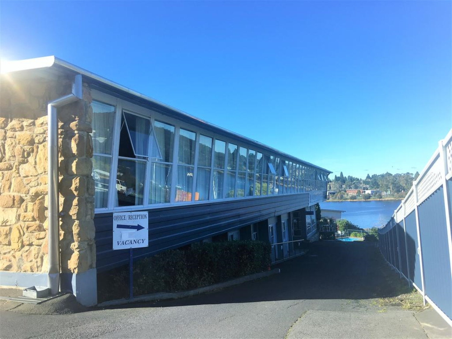 Waterfront Lodge Motel