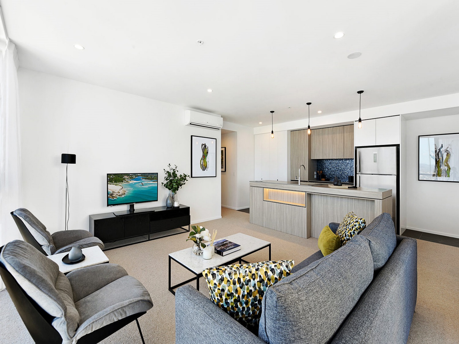 Two Bedroom Apartment - SALE - 3 Night+