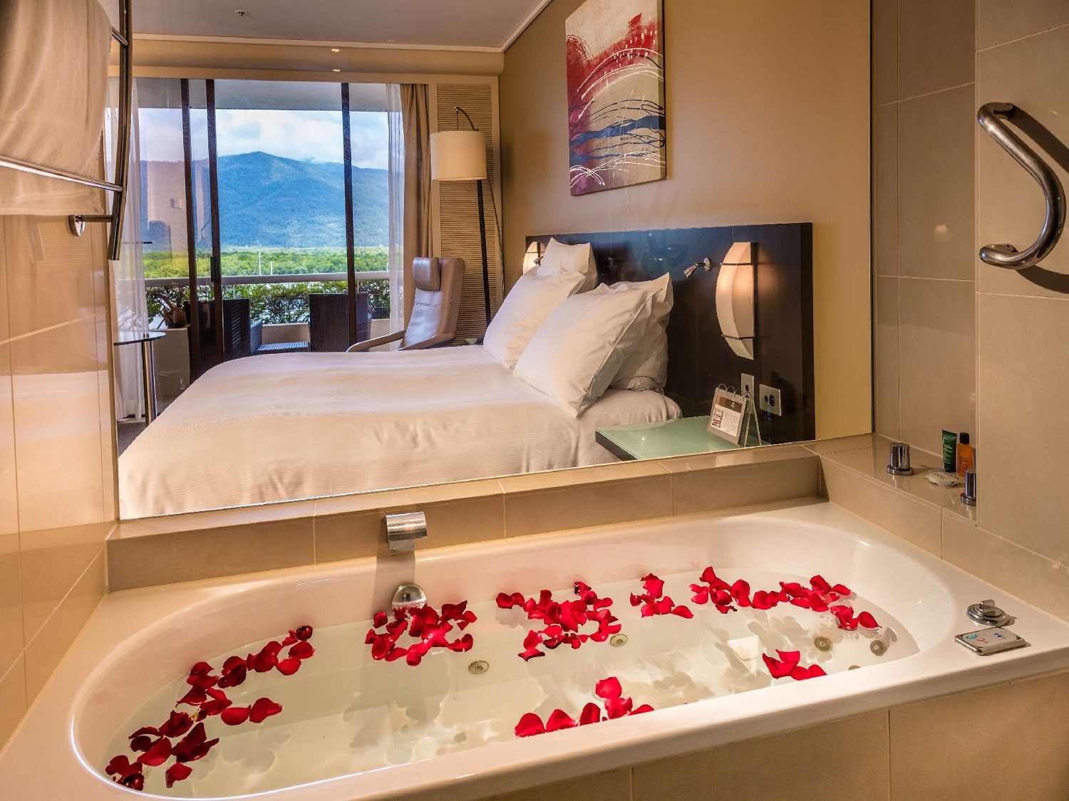 King Hilton Spa Room