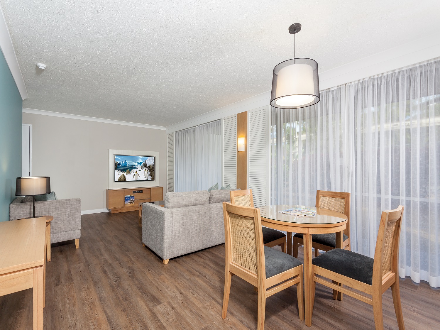 Premium Broadwater Suite - BEAT THE CLOCK