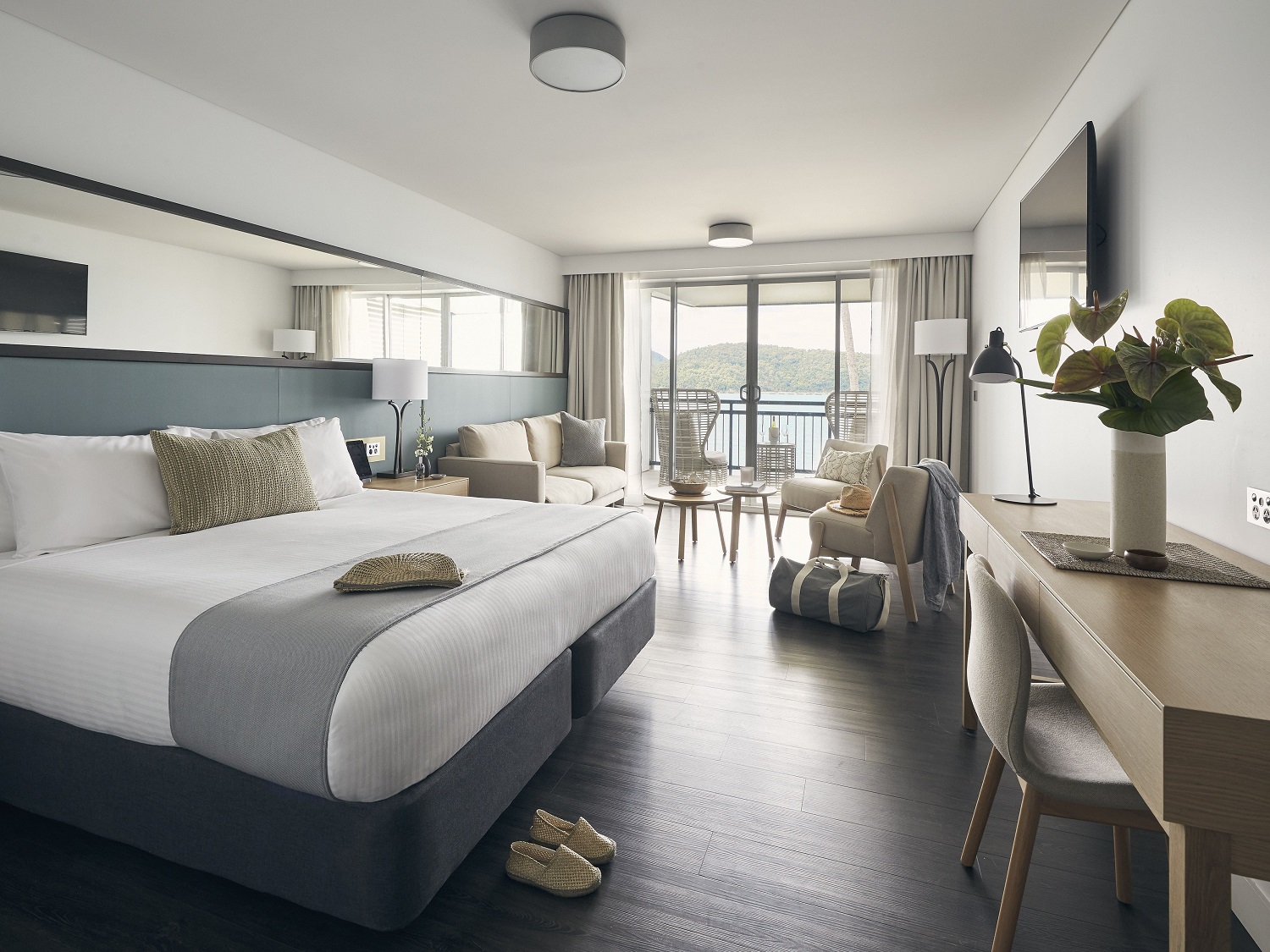 Deluxe Ocean Terrace King Room - 3 Nights+
